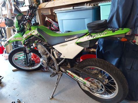 Klx140 plastics - Will 2009 KX 100 plastics fit a 2009 KLX 140? No. What is faster a ttr 125 or a klx 140? Hands down a klx 140! Is a Honda crf 80 better than a klx 110? Klx 110. What kind of oil does a klx 140 use? The klx 140 uses sae 10w-40 oil. What type of oil does a kawasaki klx 110 use?